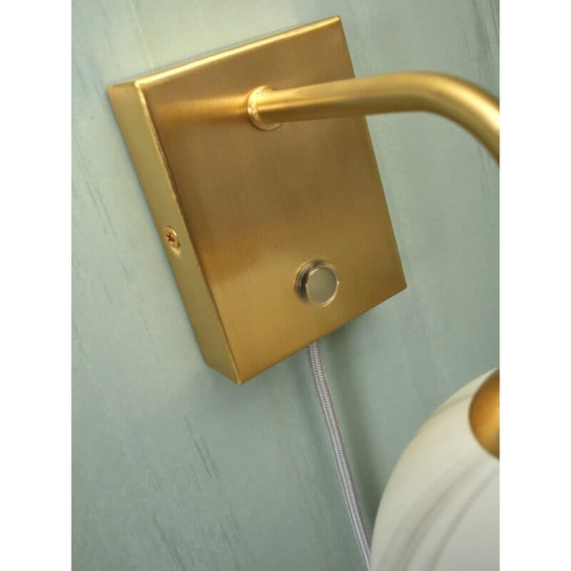 It's about Romi Wandleuchte Carrara in Gold Detailansicht