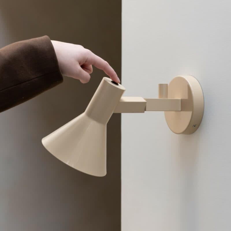 It's about Romi Wandleuchte Stavanger in Beige Wohnbeispiel