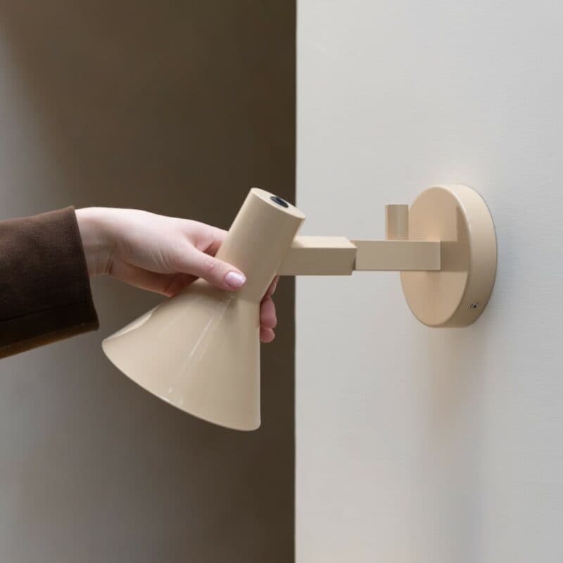 It's about Romi Wandleuchte Stavanger in Beige Wohnbeispiel