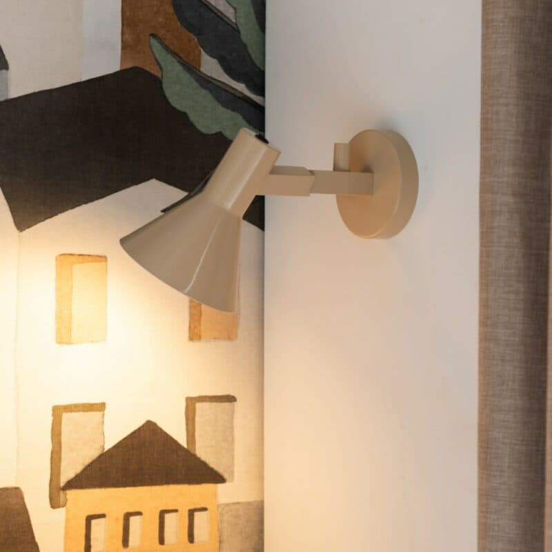 It's about Romi Wandleuchte Stavanger in Beige Wohnbeispiel