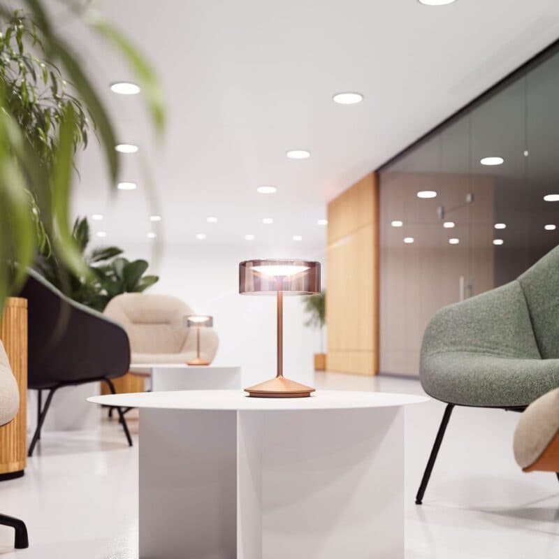 Sigor Akku-Tischleuchte Numotion Bronzefarben Ambiente Hotellobby