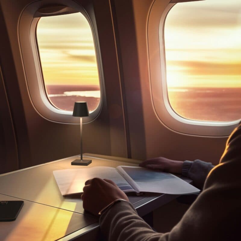 Sigor Akku-Tischleuchte Nuindie pocket in Graphitgrau Ambientebeispiel